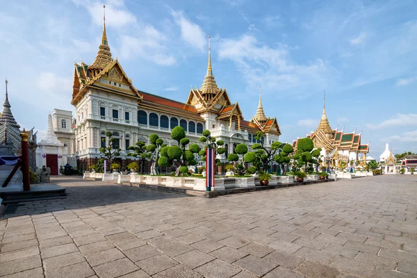 Royal Thailand Grand Palace with nice sky in Bangkok, Thailand . — стоковое фото