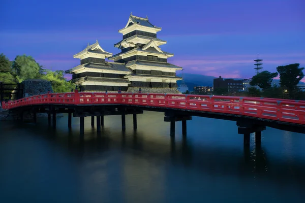 Ματσουμότο κάστρο το βράδυ στην πόλη του Ματσουμότο, Nagono, Ιαπωνία — Φωτογραφία Αρχείου