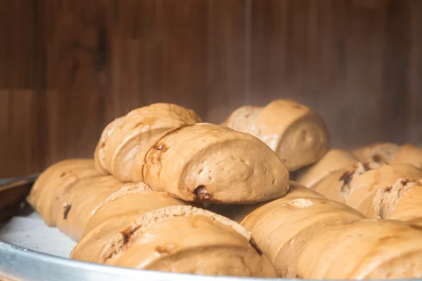 Kinesisk ångad bun eller Mantou bambu korg i kinesisk mat m — Stockfoto