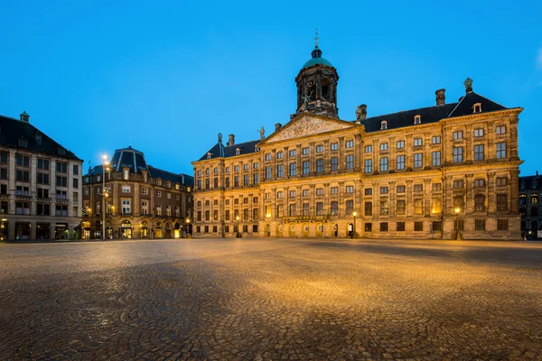 Dam Square, Amsterdam, Hollanda Kraliyet Sarayı. Baraj sq — Stok fotoğraf