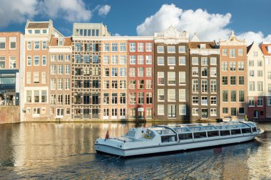 Amsterdam kanal cruise gemi Hollanda geleneksel evi ile ben