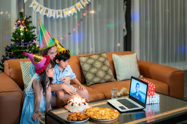 Happy Little Girl Son Celebrating Birthday Her Mother Home Father — Stock Photo, Image