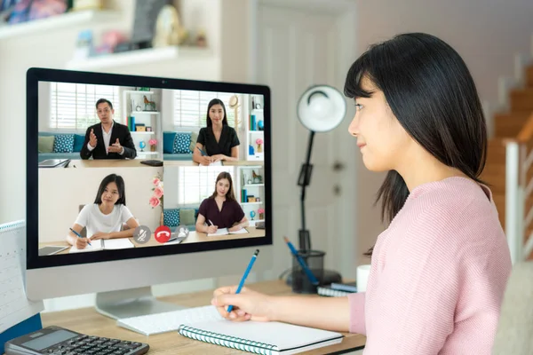 Asian Business Woman Talking Her Colleagues Plan Video Conference Multiethnic — Stock Photo, Image