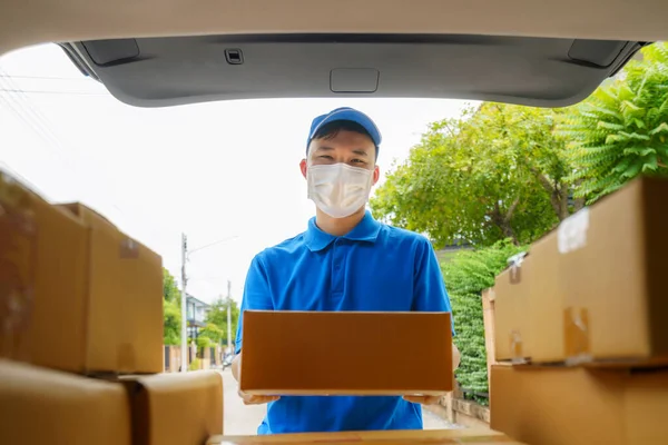 Asian Delivery Man Services Courier Working Cardboard Boxes Van Coronavirus — Stock Photo, Image