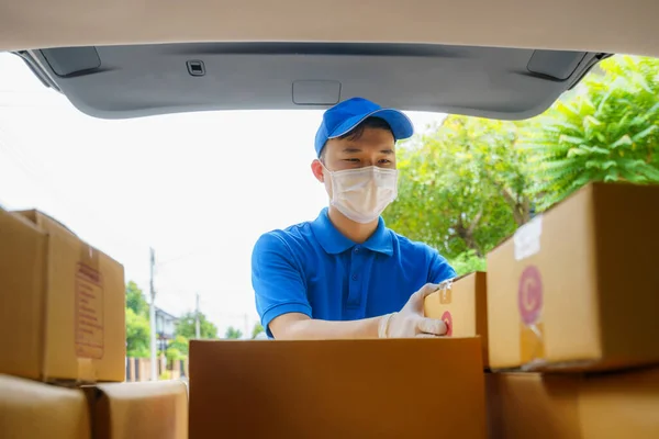 Asian Delivery Man Services Courier Working Cardboard Boxes Van Coronavirus — Stock Photo, Image