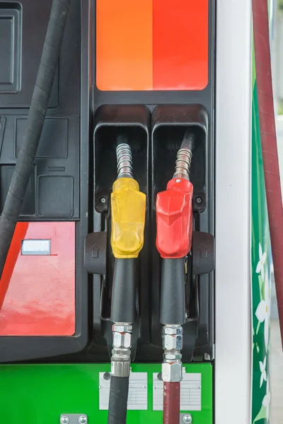 Self-service brandstofpomp in olie station — Stockfoto