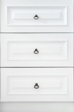 antika ahşap dolap çekmece ile