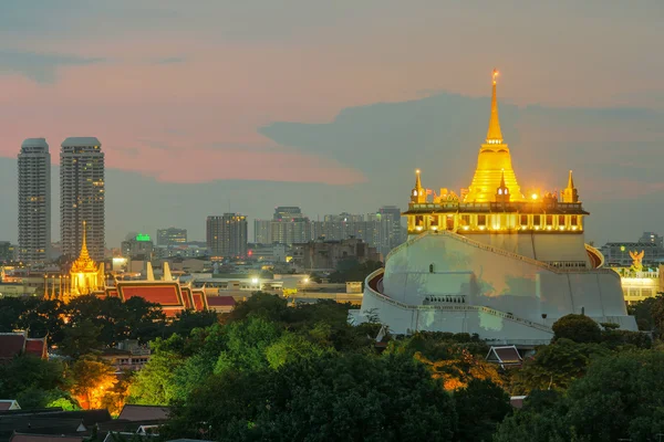 O Monte Dourado. Monumento de viagem de Bangkok, Tailândia — Fotografia de Stock
