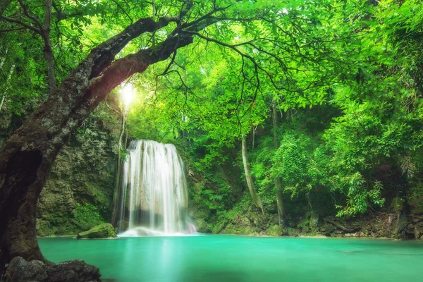 Air terjun erawan di kanchanaburi, thailand — Stok Foto