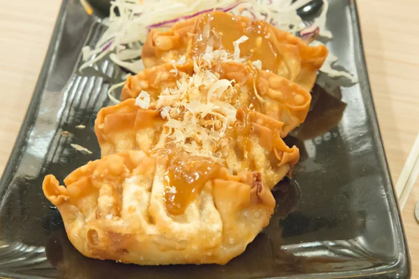 Dim-sum chiamata Gyoza in piatto — Foto Stock