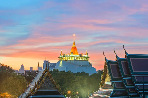 Il Monte d'Oro. Punto di riferimento di viaggio di Bangkok, Thailandia — Foto Stock