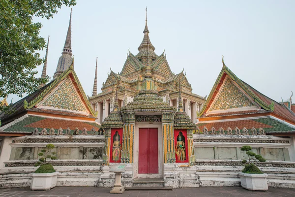 Wat Pho or Wat Phra Chetuphon,the Temple of the Reclining Buddha — Stock Photo, Image