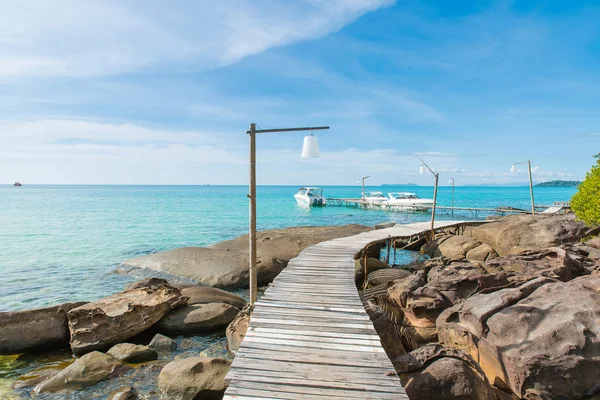 Paradise. Vacations And Tourism Concept. Tropical Resort. Jetty — Stock Photo, Image