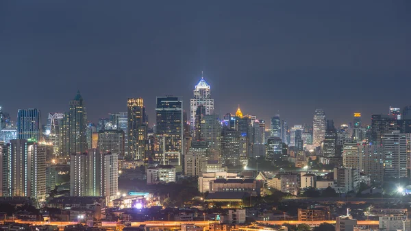 Panorama da cidade de Bangkok à noite, Bangkok, Tailândia — Fotografia de Stock