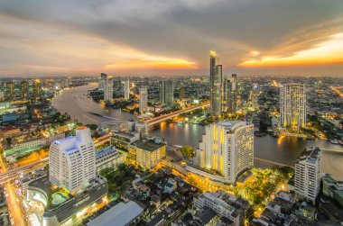 kuş görünümü ile gece zaman bangkok şehir nehir manzara