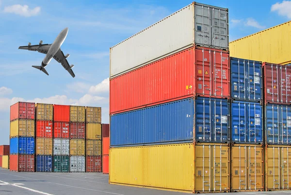 Stack of Cargo Containers at the docks — Stock Photo, Image