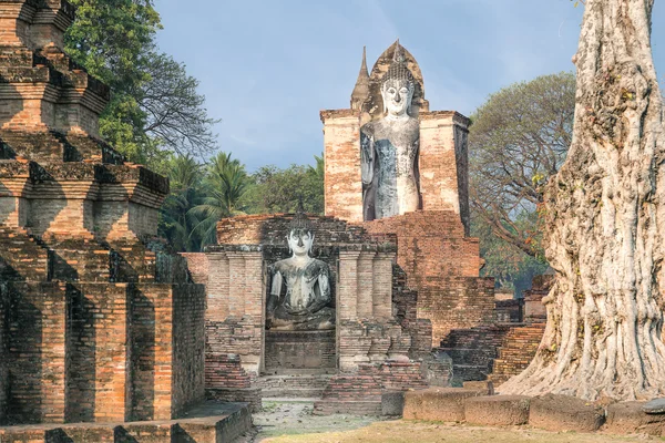 Buddha Statue at Wat Mahathat in Sukhothai Historical Park,Thail — Stock Photo, Image