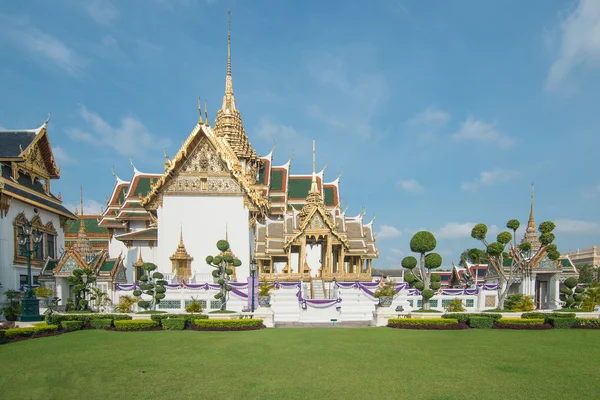 Arquitetura tradicional tailandesa Grand Palace em Bangkok, Tailândia — Fotografia de Stock