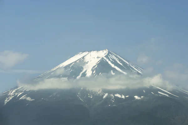 Вид на гору Фудзи из Кавагути в мае, Япония — стоковое фото