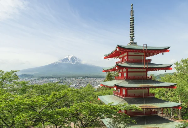 Reiseziel - mt. Fuji mit roter Pagode im Frühling, Fujiyos — Stockfoto