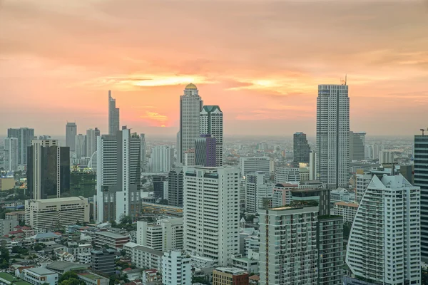 Cityscape no meio de Bangkok, Tailândia — Fotografia de Stock
