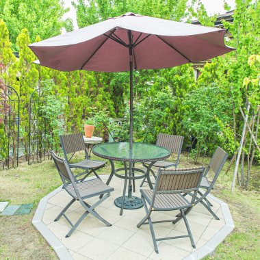 Black chair and table in the garden for relax
