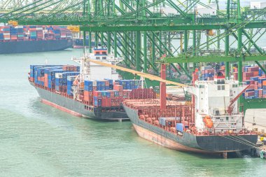  İşlek noktalarından birini dünyada günah girerek kargo gemileri