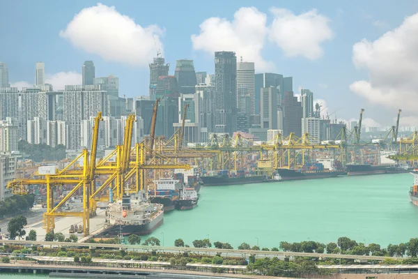 Singapour terminal de fret, l'un des ports les plus achalandés au monde , — Photo