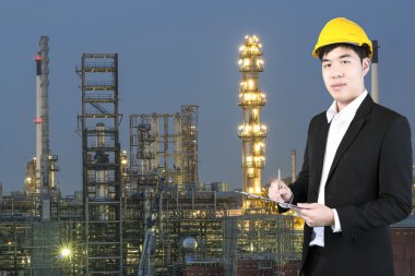 Chemical Engineer check safety in oil refinery