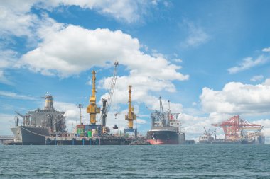 Konteyner kargo yük gemi Tersanesi için Portal ile çalışma