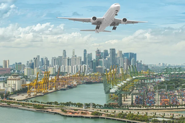 Vista aérea do porto de transporte de Singapura com Central Business Dis — Fotografia de Stock