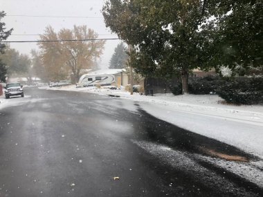 Golden, Colorado, ABD, 26 Ekim 2020: Golden Colorado, ABD 'deki ilk karlı manzaralar