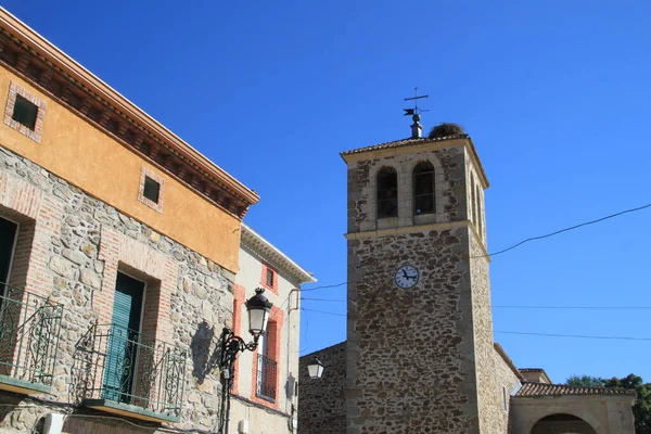 Nido Cicogne Nel Campanile Della Chiesa Una Città Madrid — Foto Stock