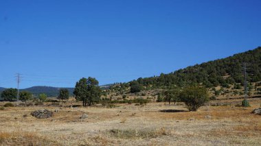 Bir yaz sabahı Sierra de Madrid manzarası