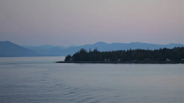 Landschap Van Een Cruiseschip Bij Zonsopgang Ketchican Alaska — Stockfoto