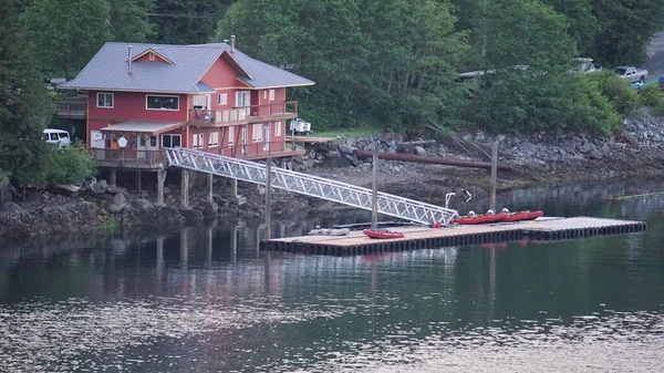 Jetty Junto Una Casa Madera Granate Ketchican Alaska —  Fotos de Stock