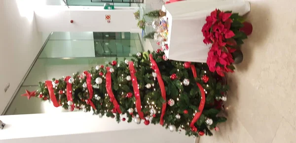 Madri Espanha Dezembro 2019 Árvore Natal Com Luzes Decorações Decoração — Fotografia de Stock