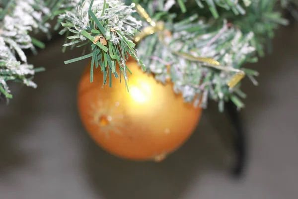 Pozadí Vánoční Dekorace Stromě Přirozeným Světlem Conepto Vánoční Ozdoby Vánoční — Stock fotografie