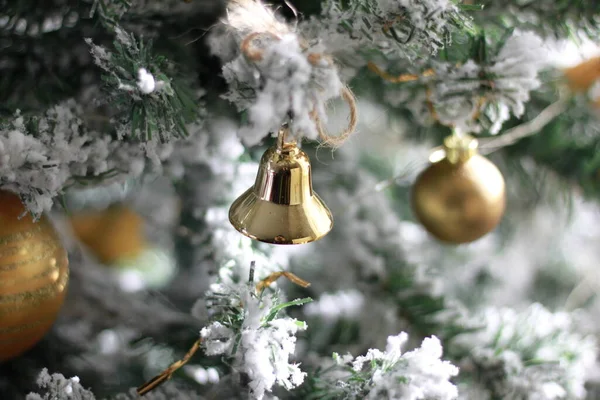 Fond Décorations Noël Sur Arbre Avec Lumière Naturelle Décorations Noël — Photo