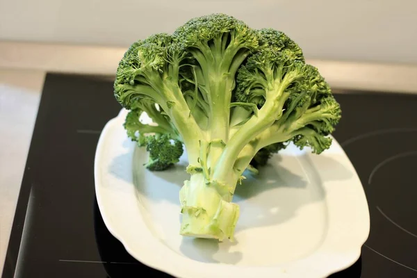 Velsmakende Fersk Grønn Brokkoli Vitaminkilde – stockfoto