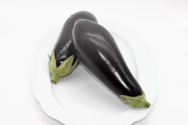 Aubergines Pourpres Isolées Sur Fond Blanc — Photo