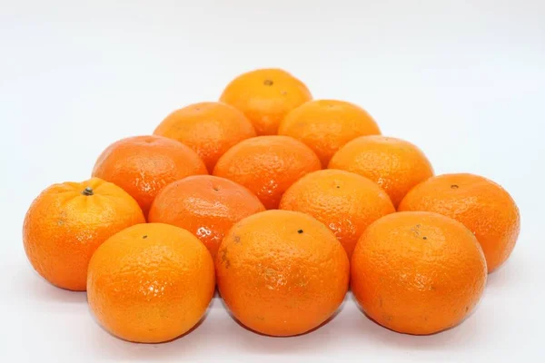 Tangerinas Saborosas Isoladas Fundo Branco — Fotografia de Stock