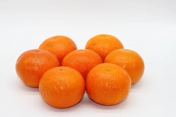 Mandarines Savoureuses Isolées Sur Fond Blanc — Photo
