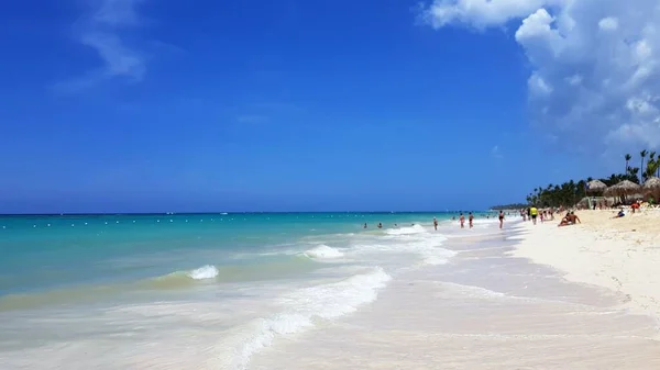 Praia Punta Cana República Dominicana Agosto 2019 Turistas Dia Praia — Fotografia de Stock