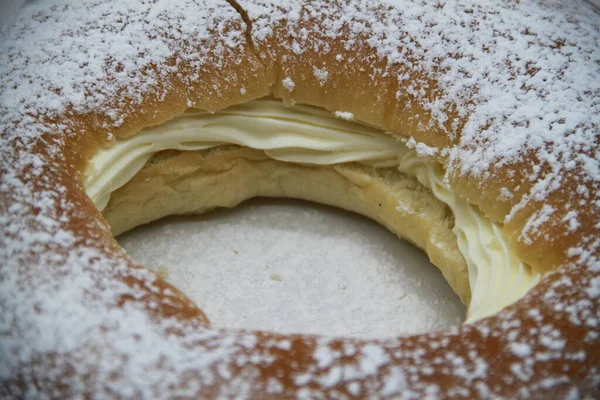 Hela Roscn Reyes Fyllda Med Grädde — Stockfoto