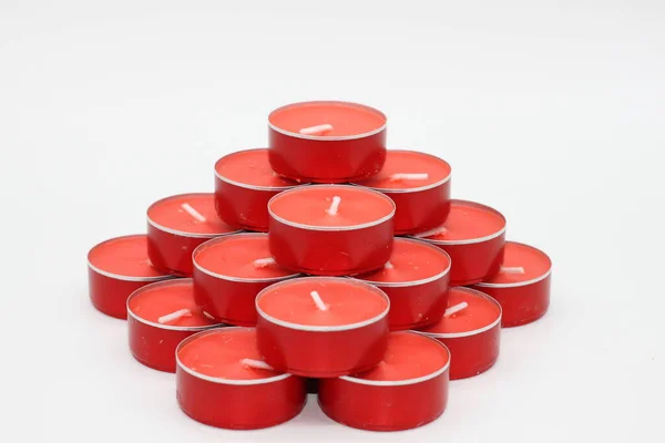 许多红香味的蜡烛和浆果的香味 — 图库照片