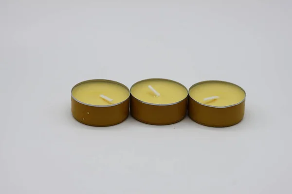 Trzy Żółte Świece Zapachowe Zapach Wanilii — Zdjęcie stockowe