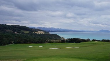 Bidart, Aquitaine, Fransa 'da bir golf sahasının manzarası, bir kış sabahı