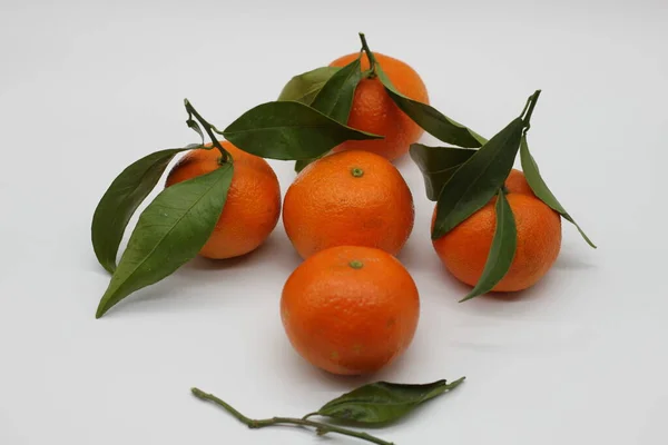 Orange Tangerines Green Leaves Isolated White Background Healthy Food Vegetables — Stock Photo, Image