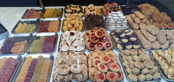 Typische Gebakjes Snoepjes Een Banketbakkerij Van Donostia San Sebastian — Stockfoto